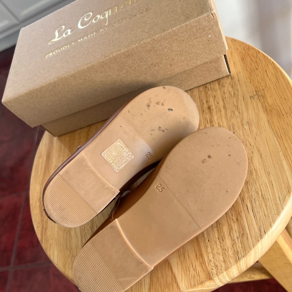 La Coqueta Tan T Bar Flats - Picture 5 of 7